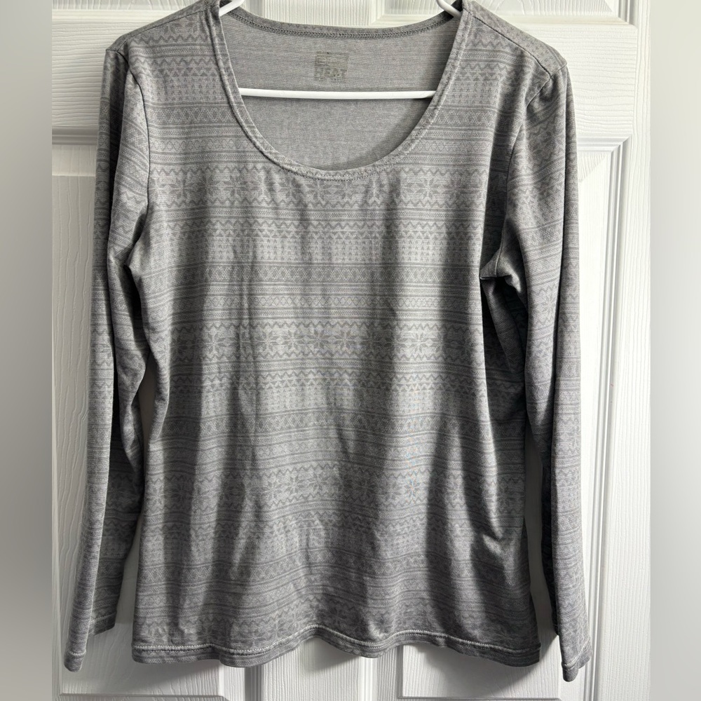 Heat long sleeve shirt size Xl innerwear